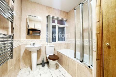 2 bedroom flat to rent, The Ridgeway, NW11