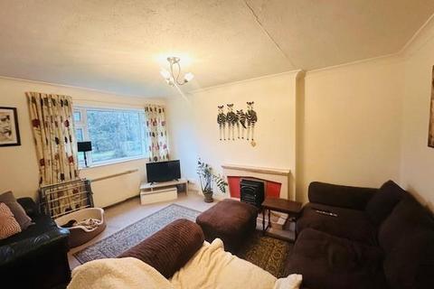 2 bedroom maisonette to rent, Redfield Court,  Newbury,  RG14