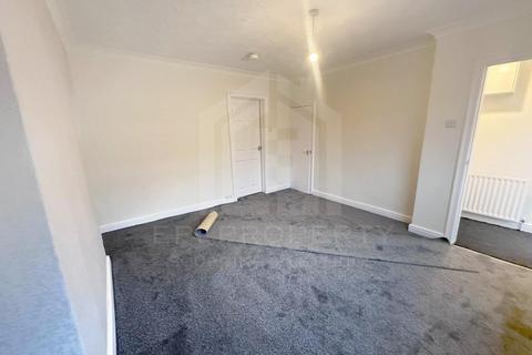 3 bedroom terraced house to rent, Londesboro Grove, Leeds LS9