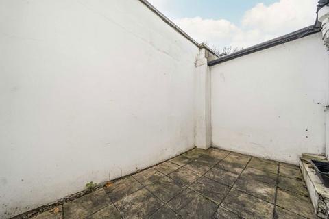 1 bedroom flat to rent, Evelina Road, London SE15