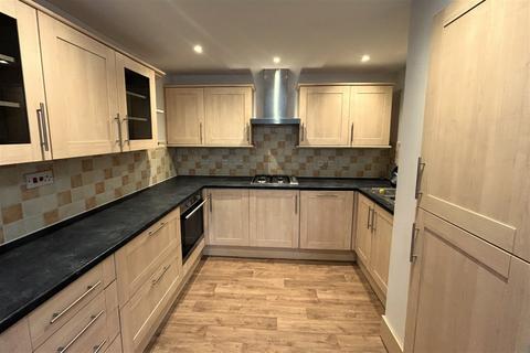 4 bedroom terraced house to rent, Bassett