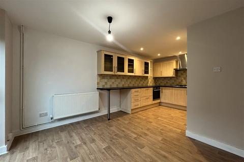 4 bedroom terraced house to rent, Bassett