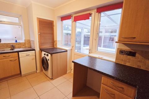 2 bedroom maisonette to rent, Well Close, Ruislip