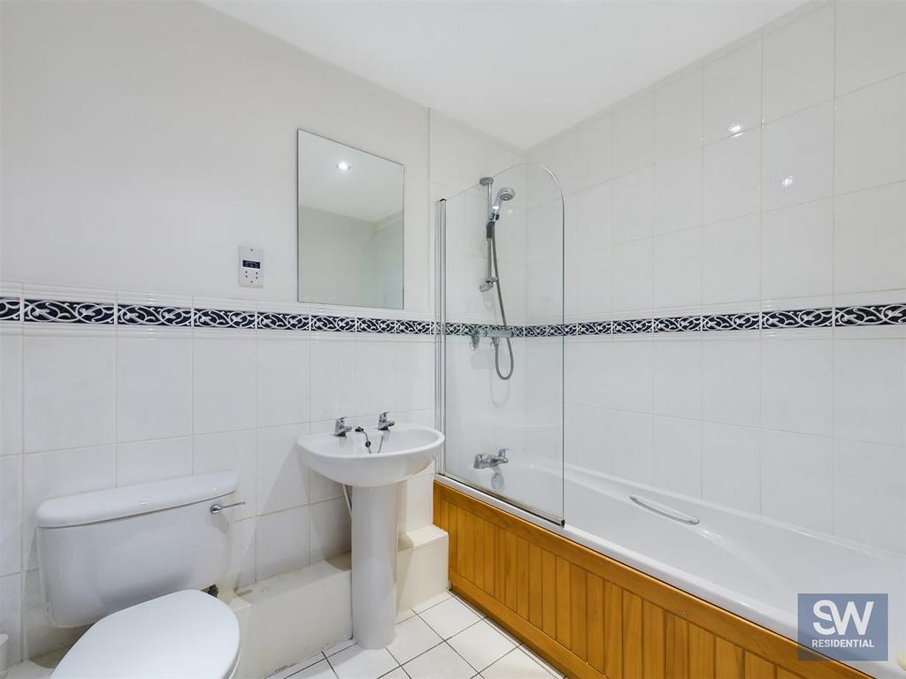 CAM01395 G0-PR0121-STILL008.jpg