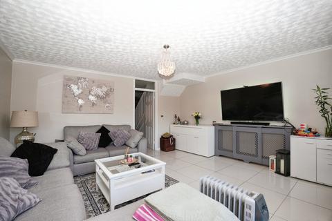 3 bedroom end of terrace house for sale, Tiptree Crescent, CLAYHALL, IG5