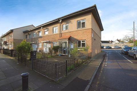 3 bedroom end of terrace house for sale, Tiptree Crescent, CLAYHALL, IG5