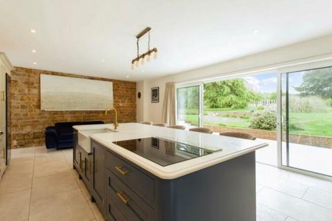 7 bedroom detached house to rent, Fenny Compton,  Warwickshire,  CV47