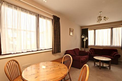 2 bedroom flat to rent, Hertford College Graduate