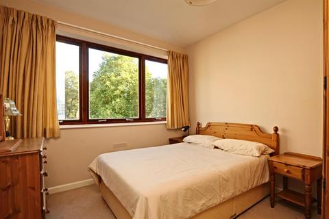 2 bedroom flat to rent, Hertford College Graduate