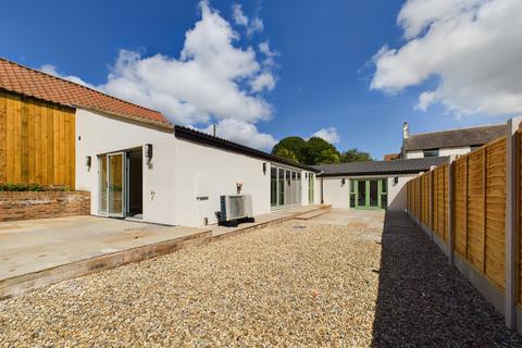 3 bedroom end of terrace house for sale, Foxholes, North Yorkshire YO25