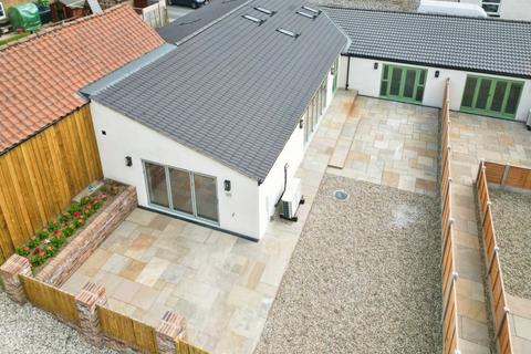 3 bedroom end of terrace house for sale, Foxholes, North Yorkshire YO25