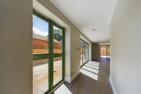 3 bedroom end of terrace house for sale, Foxholes, North Yorkshire YO25