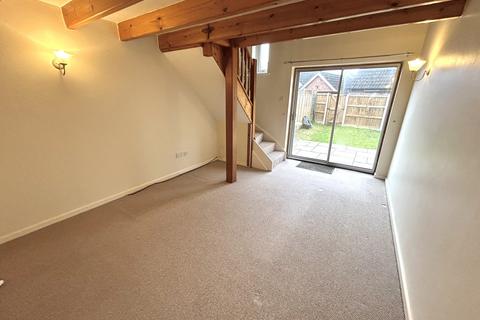 1 bedroom terraced house to rent, Weavers Close, Stowmarket IP14