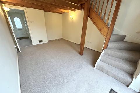 1 bedroom terraced house to rent, Weavers Close, Stowmarket IP14