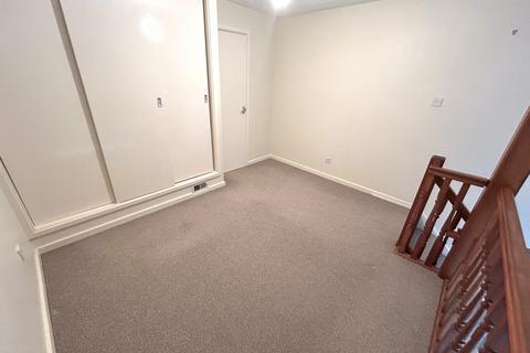 1 bedroom terraced house to rent, Weavers Close, Stowmarket IP14