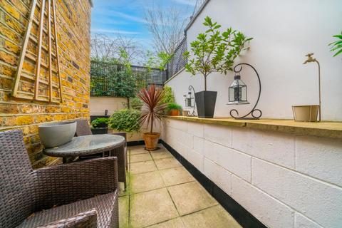 1 bedroom flat for sale, New North Road, London N1