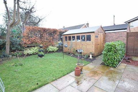 2 bedroom detached bungalow to rent, Hackness Drive, Scarborough