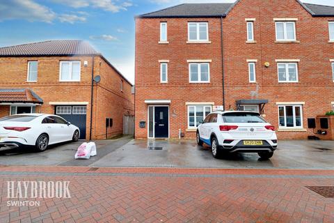 4 bedroom townhouse for sale, Avocet Close, Mexborough