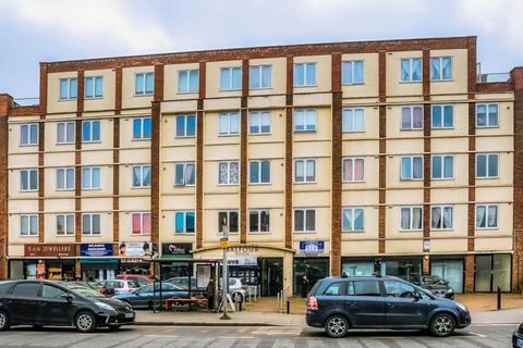 2 bedroom flat for sale, High Road, Ilford IG1