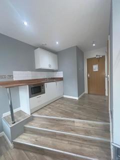 Studio to rent, Abington Street