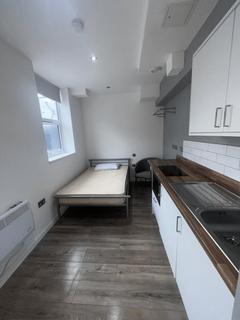 Studio to rent, Abington Street