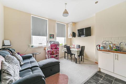 2 bedroom flat for sale, Manor Road, Beckenham, BR3