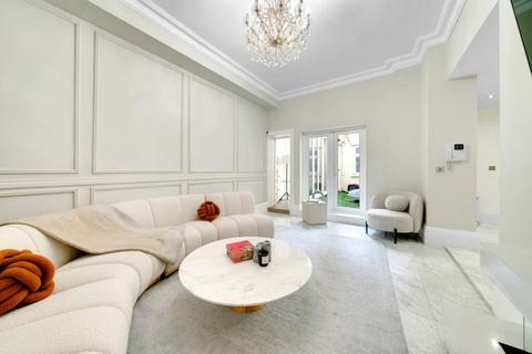 4 bedroom flat for sale, Cromwell Road, London SW7