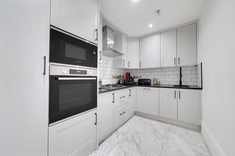 4 bedroom flat for sale, Cromwell Road, London SW7