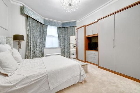 4 bedroom flat for sale, Cromwell Road, London SW7