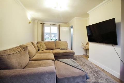 2 bedroom terraced house to rent, Long Lynderswood, Basildon, SS15