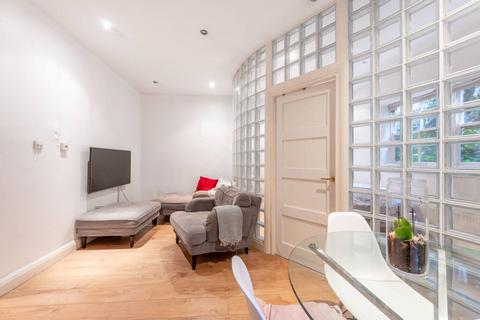 1 bedroom flat to rent, Pembridge Gardens, Notting Hill, London, W2