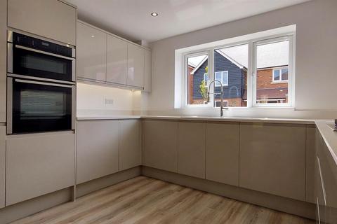 3 bedroom semi-detached house for sale, Leverick Place, Ash, Canterbury