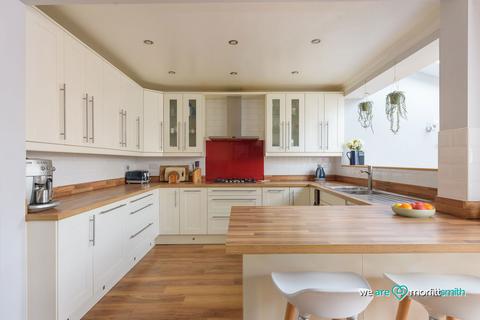 18 Vicarage Road, Grenoside, Sheffield, S35 8RG