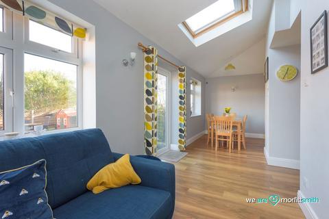 18 Vicarage Road, Grenoside, Sheffield, S35 8RG
