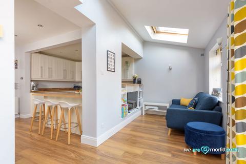 18 Vicarage Road, Grenoside, Sheffield, S35 8RG