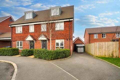 4 bedroom semi-detached house for sale, Edmett Way, Maidstone, ME17