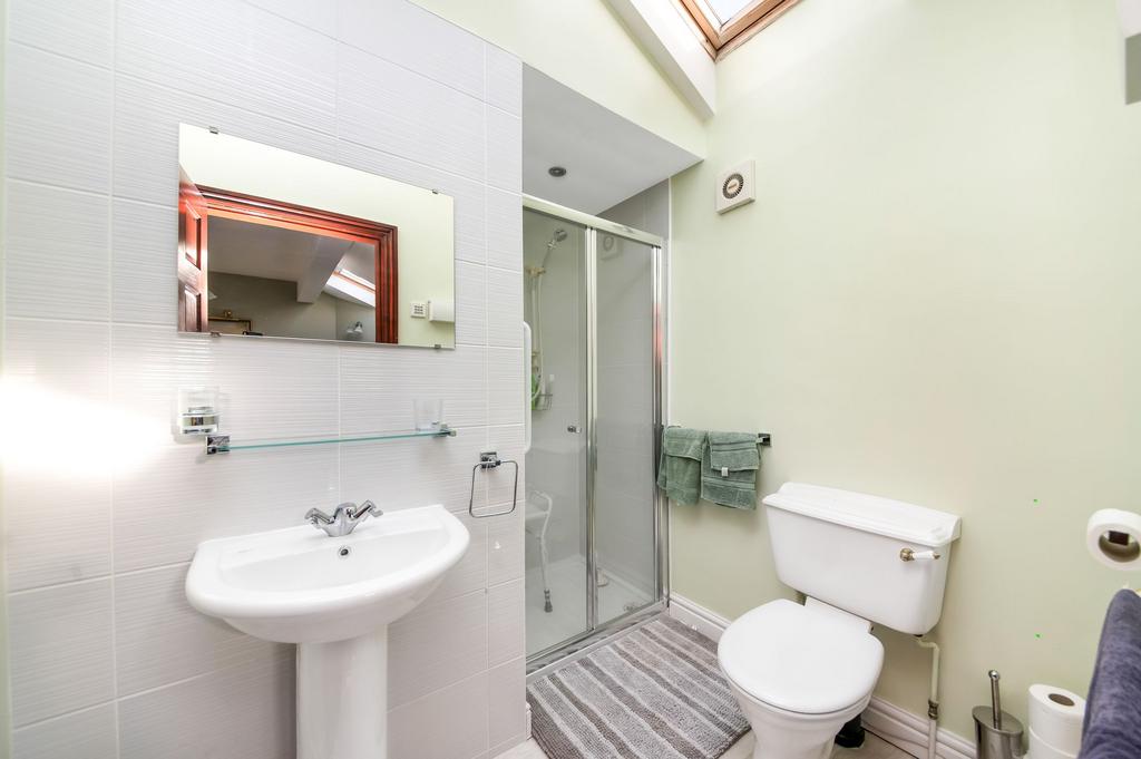 Guest bedroom five en suite