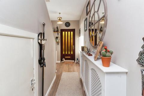 10 Hall Road, Uttoxeter, ST14 7PN