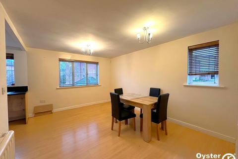 2 bedroom flat to rent, Yukon Road, Broxbourne, EN10