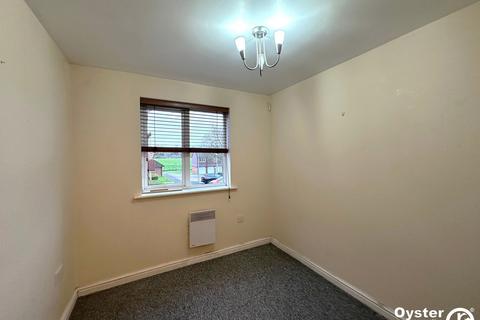 2 bedroom flat to rent, Yukon Road, Broxbourne, EN10