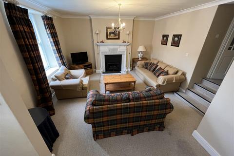 3 bedroom terraced house to rent, High Street, Belford, Northumberland