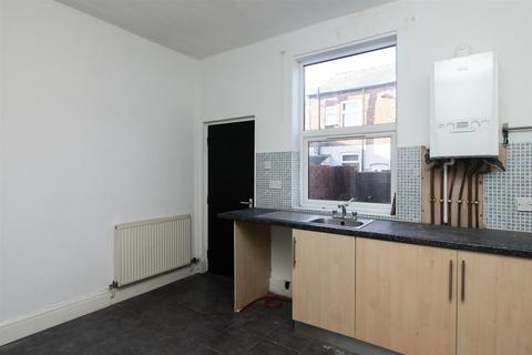 2 bedroom terraced house to rent, Margaret Street, Reddish