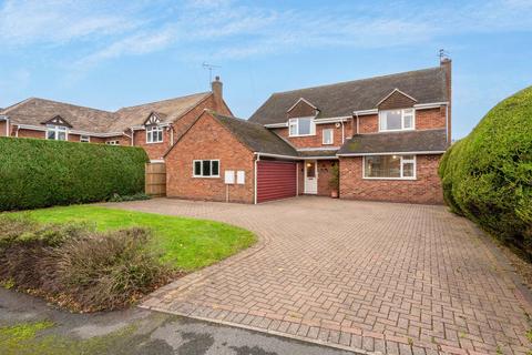 4 bedroom detached house for sale, Queens Close, Harbury, Warwickshire CV33 9JJ