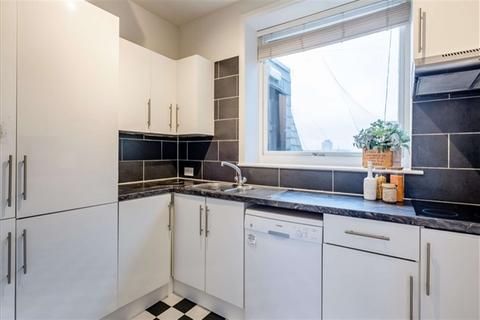 4 bedroom apartment to rent, Penthouse B, Park Road, NW8