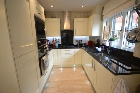 12 Blue Dragon Yard, Beaconsfield, HP9 1GW