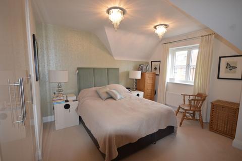 12 Blue Dragon Yard, Beaconsfield, HP9 1GW