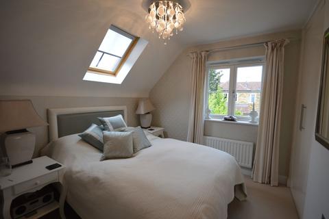 12 Blue Dragon Yard, Beaconsfield, HP9 1GW