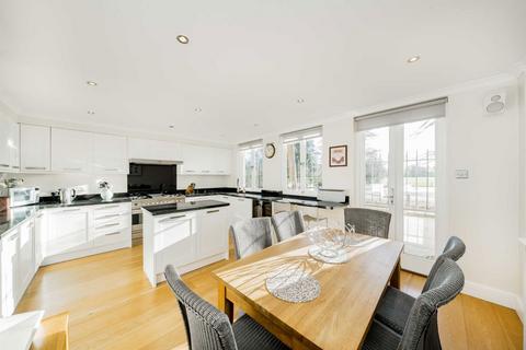 4 bedroom house to rent, Beaufort Road, East Twickenham TW1