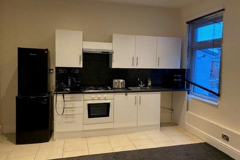 1 bedroom house to rent, Station Road, Ellesmere Port