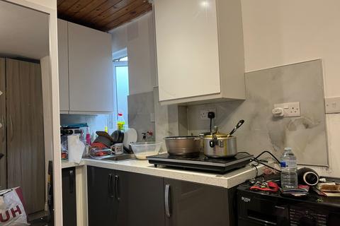 1 bedroom flat to rent, Springwell Road, Hounslow TW5